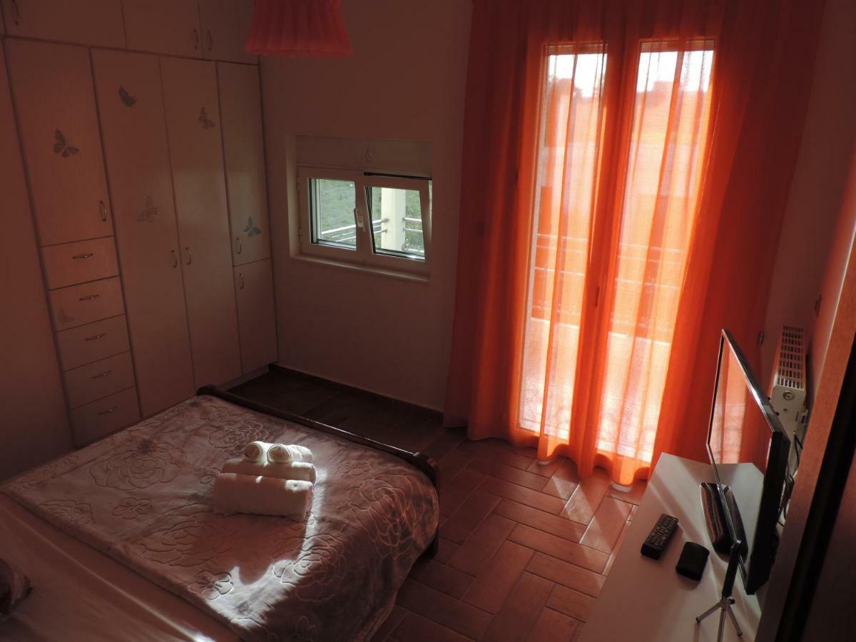 Vivi'S Home Луца Экстерьер фото